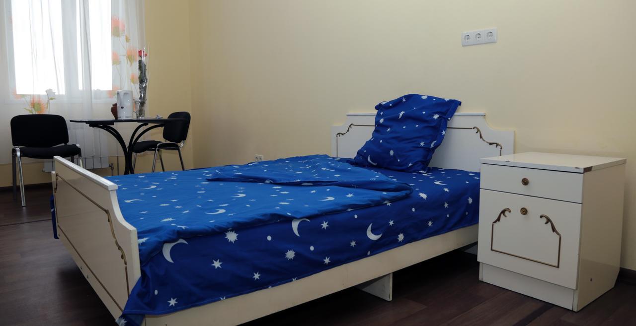 Hostel Raduga Киев Екстериор снимка